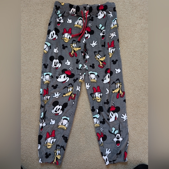 Disney pajamas - Picture 4 of 6